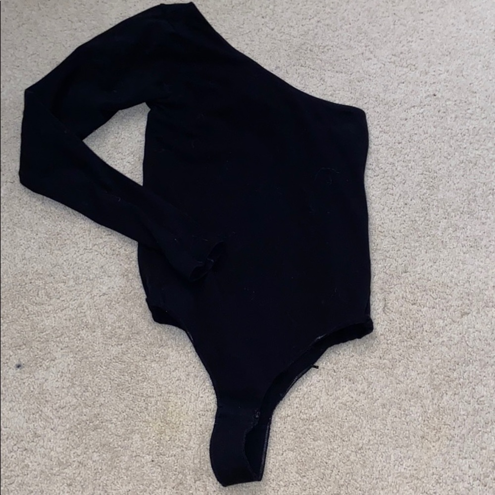 Brandy Melville Blythe One Shoulder Long Sleeve